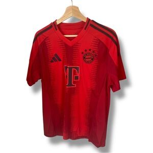 Adidas Bayern Munchen Munic 2024/2025 Home Red Soccer Jersey. Size Large.